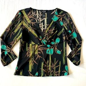Vintage BCBG Paris Y2K Top With Bamboo & Floral print Size M